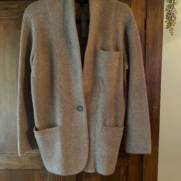 J CREW Cocoon Sweater Blazer
SIZE XS (runs a little big)
Never Worn
NWT - Picture 2 of 5
